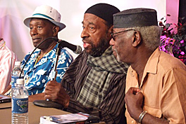 Yusef Lateer (center)